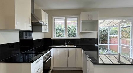 14a Arlington St - Photo 3