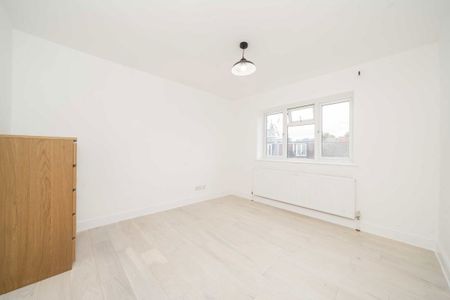 Loftus Road, W12 7EN, London - Photo 3