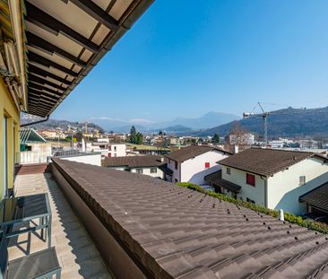 CONFORTEVOLE APPARTAMENTO 4.5 LOCALI A AGNO - Foto 5