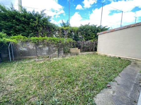 Location Maison 5 pièces 97m² LORIOL SUR DROME 26270 - Photo 5