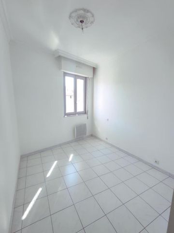 Location Appartement 3 pièces 59m² MILLAU 12100 - Photo 3