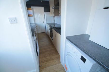 1 bedroom in a house share to rent - Photo 5