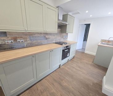 3 bedroom terraced house to rent - Photo 6