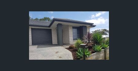 THREE BEDROOM MODERN DUPLEX IN LOGAN RESERVE - Photo 4