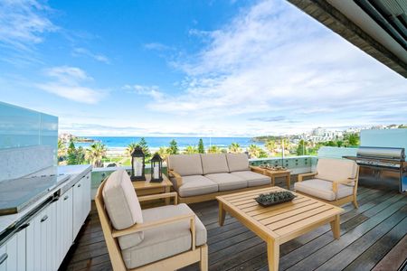 THE BEACH HOUSE' Stunning Apartment With Beach And Ocean Views - Photo 3