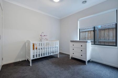 Spacious Family Home in Prime Kalkallo Location - Photo 5