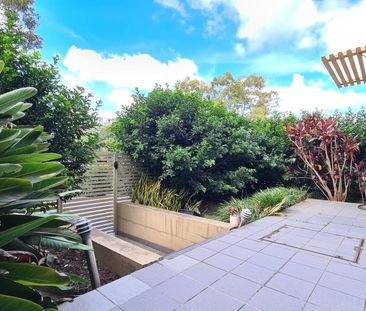 FULLY FURNISHED LARGE 3 BEDROOM - Fully Furnished & Equipped with a... - Photo 2