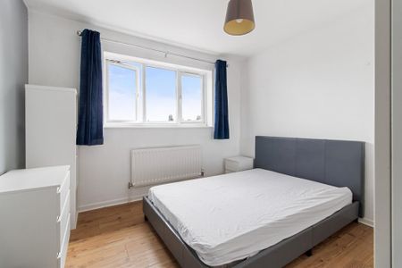 4 bedroom semi-detached house to rent - Photo 5