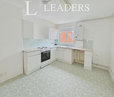 3 bedroom flat to rent - Photo 6