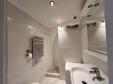 Location Appartement 1 pièce 27m² LA CIOTAT 13600 - Photo 5