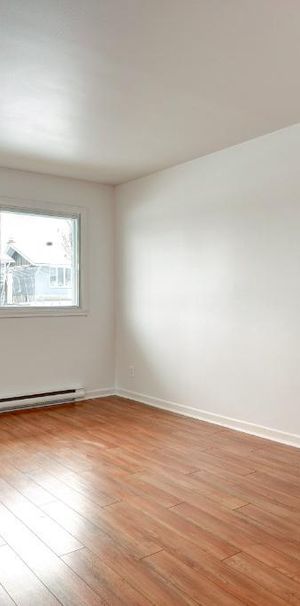 3 1/2 à Ste-Thérèse - internet inclus - libre maintenant ou 1er décembre - Photo 1