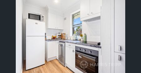 Comfort And Convenience In An Idyllic Cul De Sac Setting - Photo 2