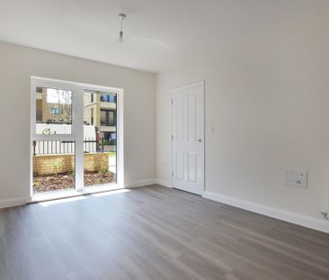 A wonderfully presented five bedroom home, with double garage and e... - Photo 5