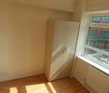 3 Bed Flat, Butterworth Path, LU2 - Photo 1