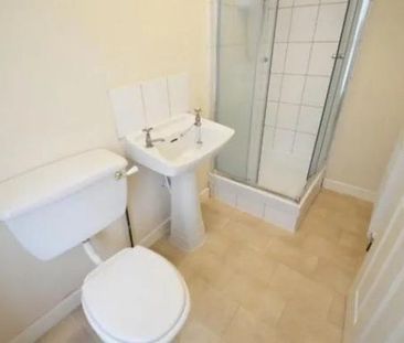 7 Bed End Terrace, Clifton Boulevard, NG7 - Photo 5