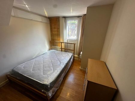 Woodside Avenue (Room 2), Burley, Leeds - Photo 4