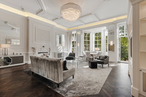 A Grand Garden Square Apartment Overlooking Cadogan Square - Photo 1