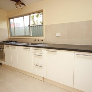 One-Bedroom Granny Flat in Convenient Location - Photo 2