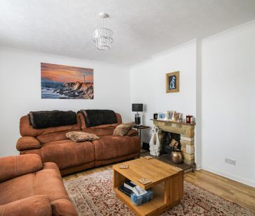 3 bedroom semi-detached house to rent - Photo 3