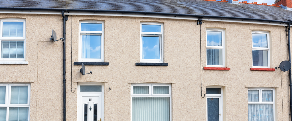 3 bedroom terraced house to rent - Photo 1