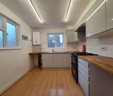 Manbey Park Road, London E15 - Photo 2