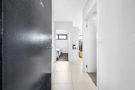 “Top floor apartment with a great sunny balcony !” - Photo 4
