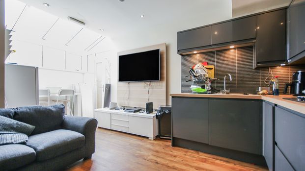 1094 Pershore Road - Photo 1