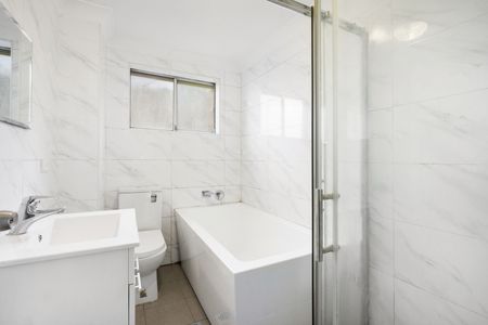 2 Bedroom Unit Near Parramatta CBD - Photo 3
