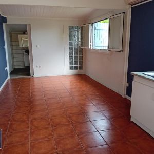 Location Appartement 1 pièce 21m² ST PIERRE 97410 - Photo 3