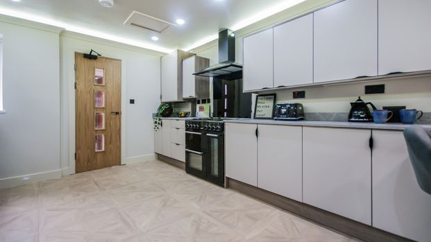 Flat 2, 258 Tiverton Road - Photo 1