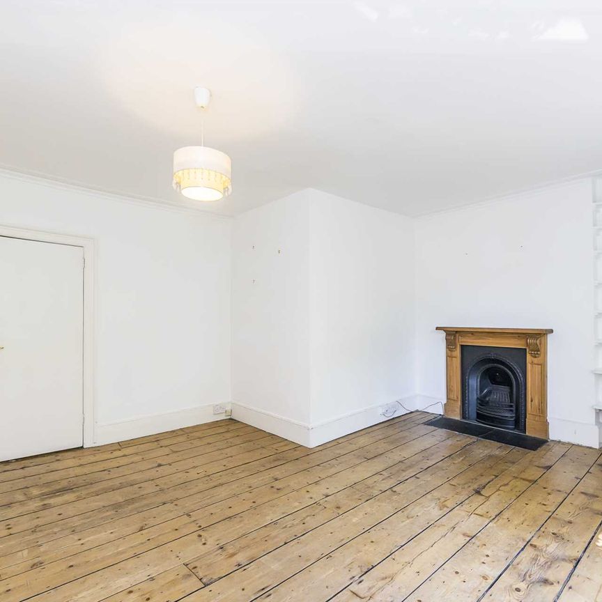 Price £3,000 pcm - Available 16/08/2025 - Unfurnished - Photo 1