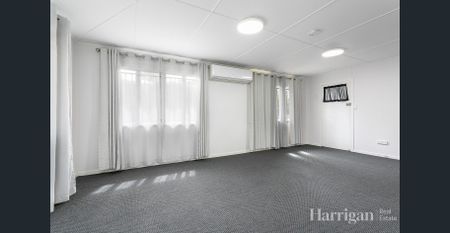 Spacious Windsor Gem - Photo 5