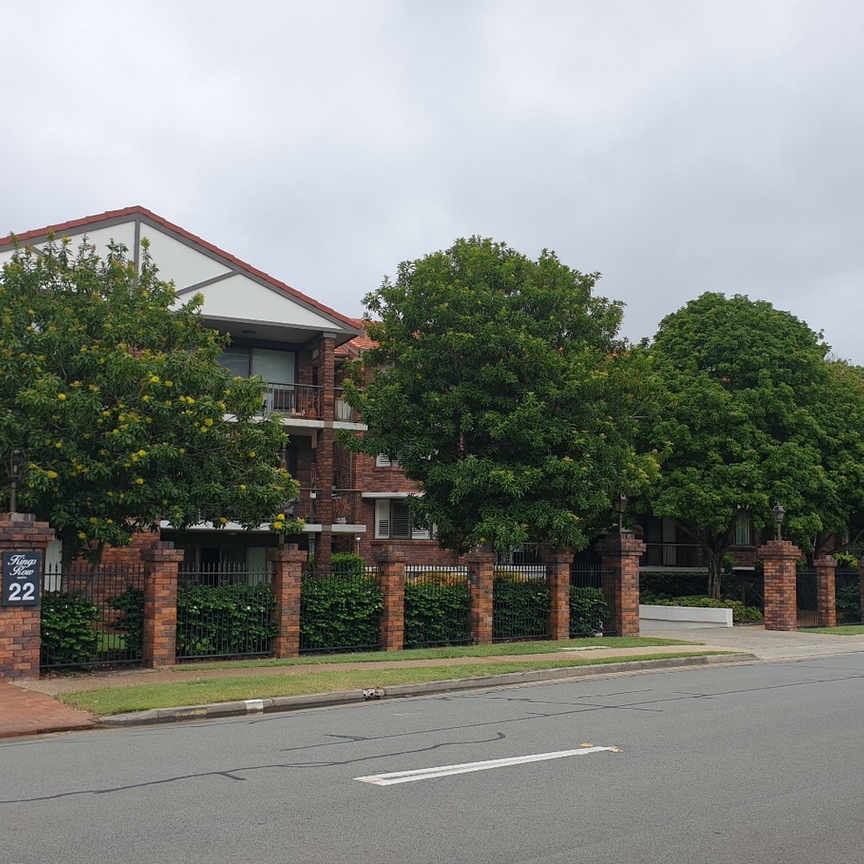 Unit 25, 22 Commodore Drive, Surfers Paradise, QLD - Photo 1