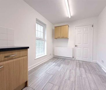 Lodge Park, Claverley, Wolverhampton, Shropshire, WV5 - Photo 4