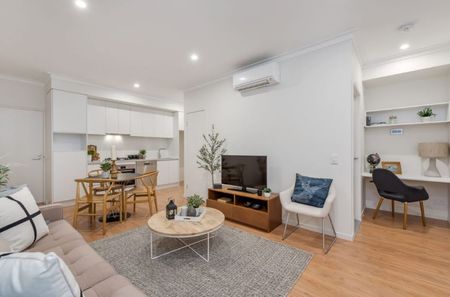 Spacious 1 Bedroom Apartment Close to Everything! - Photo 2