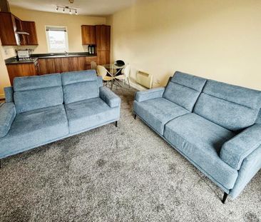 2 bedroom flat to rent - Photo 2