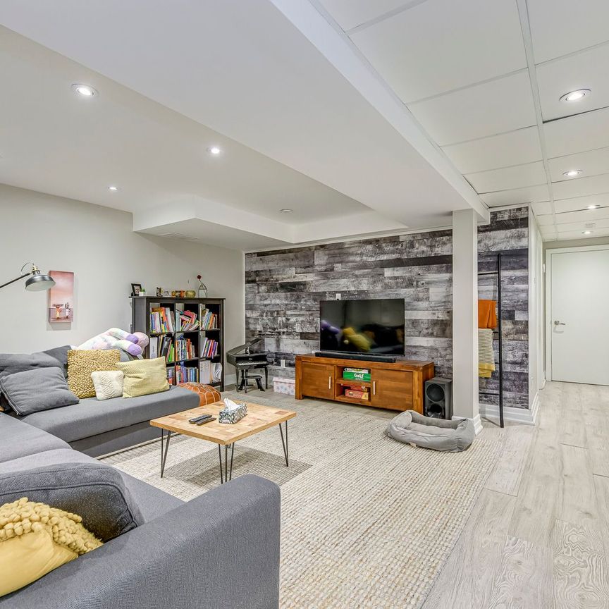 For Lease - 52 Decarie Circle, Toronto, Ontario - Photo 1