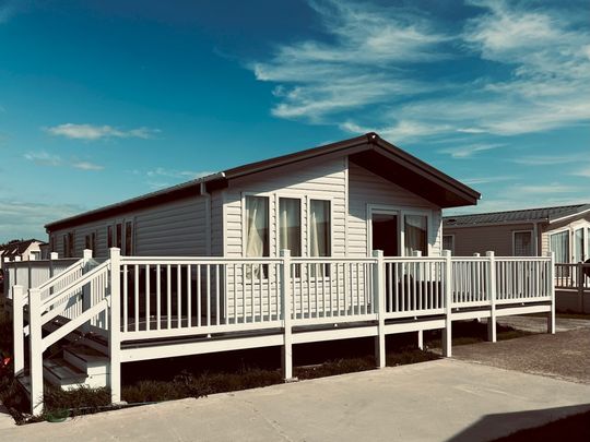 72 Shingle Bay, Romney Sands Holiday Park, Greatstone, New Romney, New Romney - Photo 1