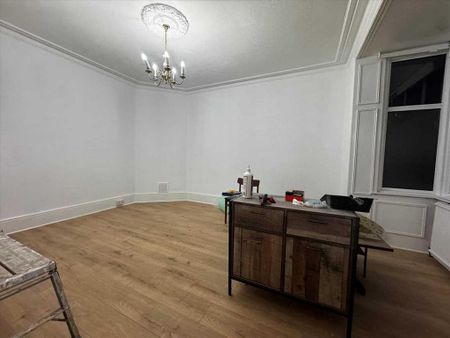 4 bedroom detached house to rent - Photo 3