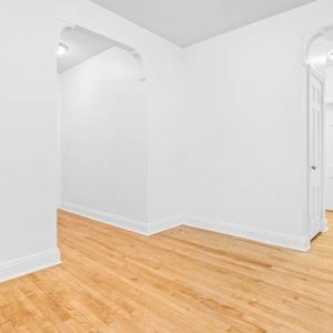 Spacious 2 Bedroom / Cote des Neiges - Photo 2