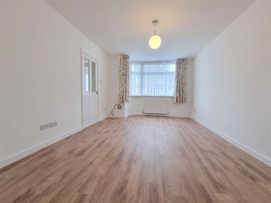 Westgate Avenue, LE4, Leicester - Photo 1