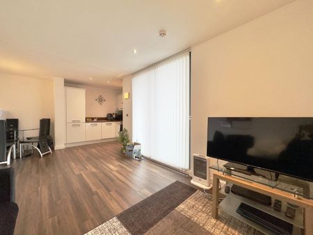 1 bedroom Flat To Let - Photo 4