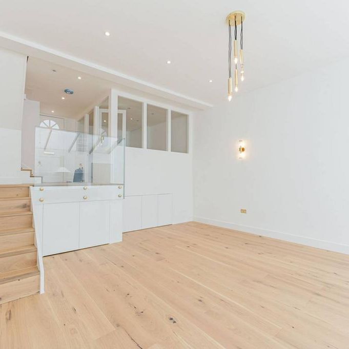 2 bedroom end of terrace house to rent - Photo 1