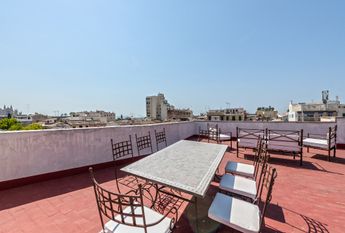Apartamento amueblado, 2 dormitorios, 2 baños, terraza comunitaria, Santa Catalina, Palma.