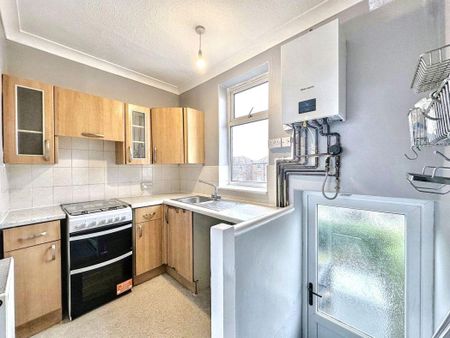 2 bed upper flat to rent in NE6 - Photo 4