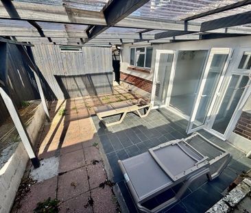 1 bedroom in a house share to rent - Photo 6