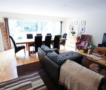 4 bedroom detached house to rent - Photo 4