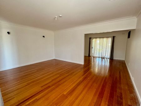 32 The Boulevard, 3840, Morwell Vic - Photo 5