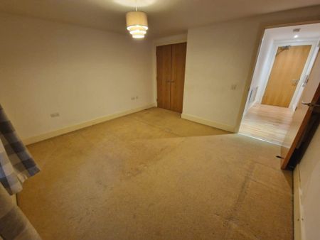 Price £950 pcm - Available 20/01/2026 - Part Furnished - Photo 4