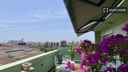 2 room luxury Apartment for rent in Valencia, Spain - Photo 3